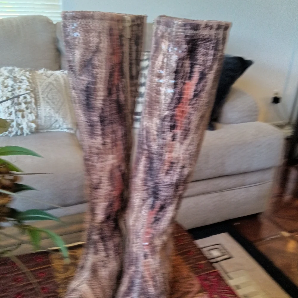 CLEARANCE SALE!! Orange and Brown Heeled Boots with Artistic Flair - Picture 4 of 12